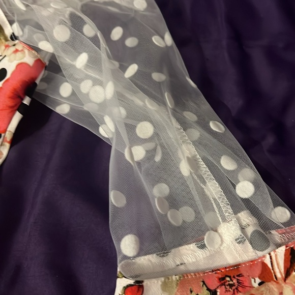 NWOT Cold Shoulder Sheer Sleeved Polka Dot Floral Top - Picture 4 of 11